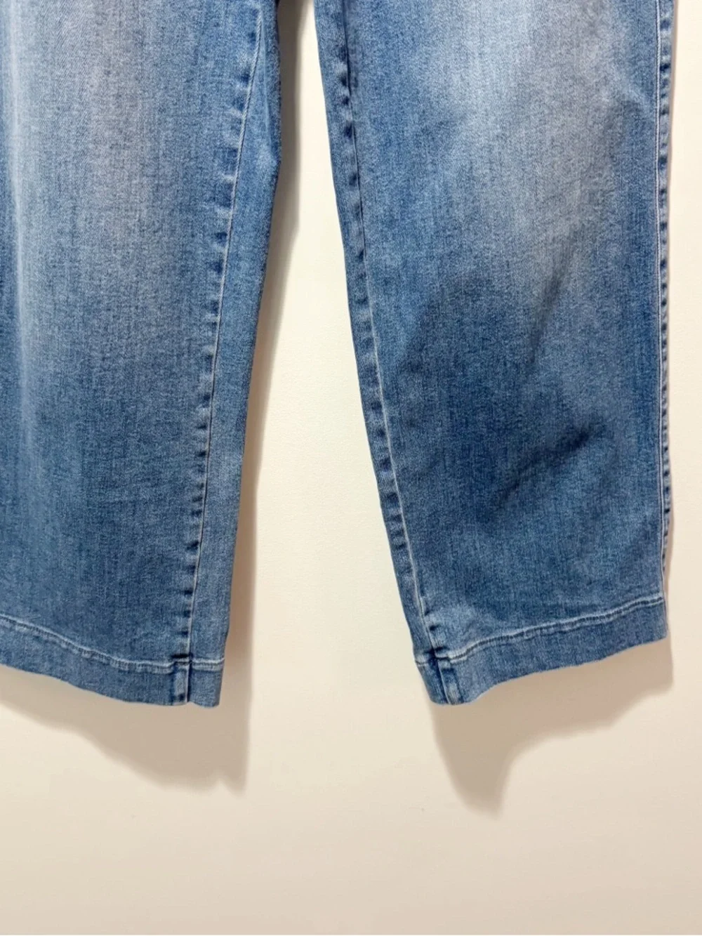 Frank and Eileen Westport Illusion Wide-Leg Pull-On Jean Size 8 Soft Denim - Picture 6 of 16